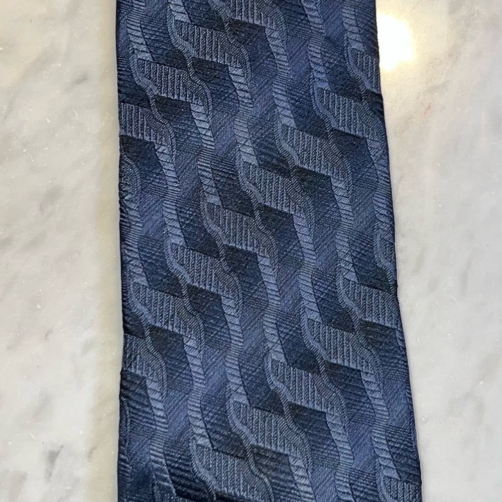 Sophisticated Black Textured Men's Tie